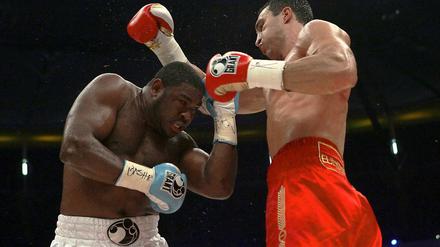 Wladimir Klitschko schlug in Frankfurt Herausforderer Samuel Peter k.o. 