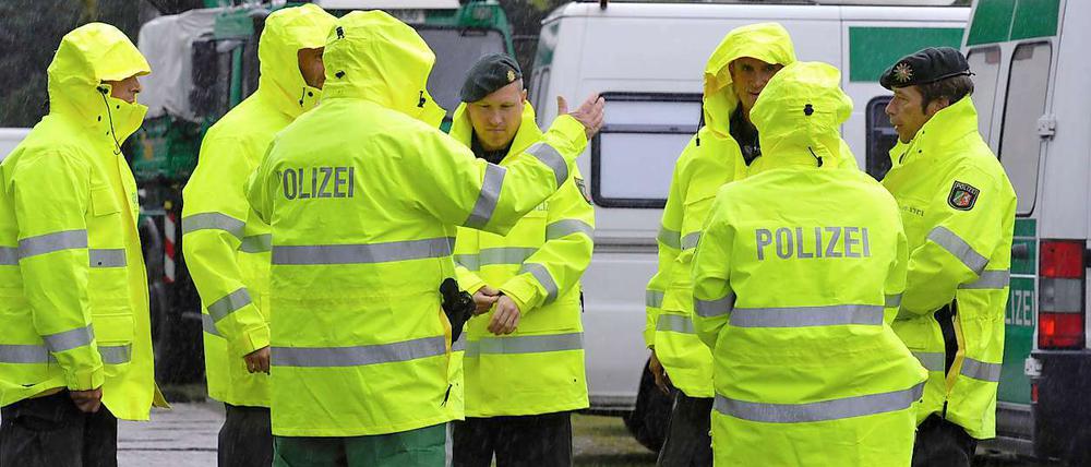 Einsatzkräfte suchen nach Mirco.