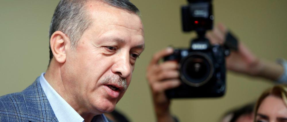 Der türkische Ministerpräsident Erdogan nach seiner Stimmabgabe in Istanbul.