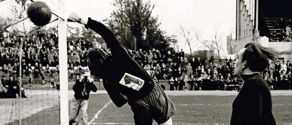 Mitten in Berlin. Union musste das Heimspiel gegen Hertha 1950 im Poststadion bestreiten.