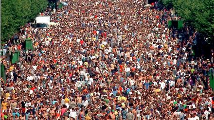 So feierten die Menschen bei der Loveparade 1997 in Berlin. Kommt die Großveranstaltung zurück in die Hauptstadt? 