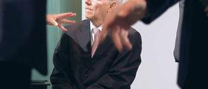 Der Sparkommissar. Bundesfinanzminister Wolfgang Schäuble (CDU) am Mittwoch vor Beginn der Kabinettssitzung in Berlin. Foto: Michael Kappeler/ddp
