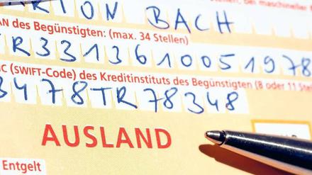 Kostenlos nach Barcelona. Wer innerhalb der EU überweist, zahlt keine zusätzlichen Gebühren. Foto: p-a/dpa