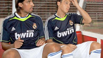Allein zu zweit: Khedira und Özil.