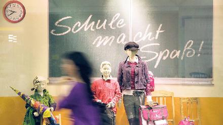 Gute Unterhaltung beim Datensammeln. Für die Schülerdatei werden Angaben über alle Berliner Schüler gespeichert. 