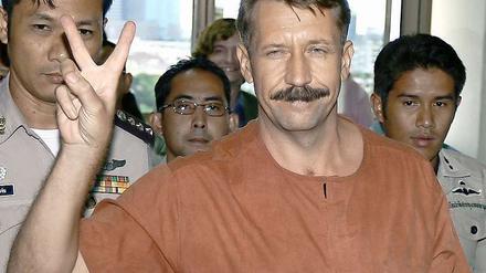 Anfang August glaubt der mutmaßliche Waffenschmuggler Viktor Bout noch, einer Auslieferung an die USA entgehen zu können.