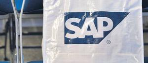 Kein Vergleich. SAP orientiert sich bei den Bonizahlungen der Manager nicht an der Konkurrenz, kritisieren die Aktionärsschützer. 