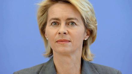 Ursula von der Leyen muss für ihre Chipkarten-Idee viel Kritik einstecken.