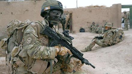 Immer auf der Hut. Isaf-Soldaten in Afghanistan.