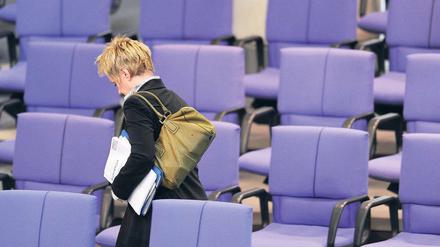 Loslassen, um anzukommen? Noch ist nicht entschieden, ob Renate Künast vor einer Kandidatur in Berlin den Fraktionsvorsitz im Bundestag abgeben muss.Foto: Imago
