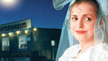 Hochzeit. Hanna (Katharina Thalbach) scheint ihr Glück gefunden zu haben. 