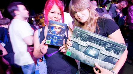 Nicht nur Männer interessieren sich für das neue Computerspiel.