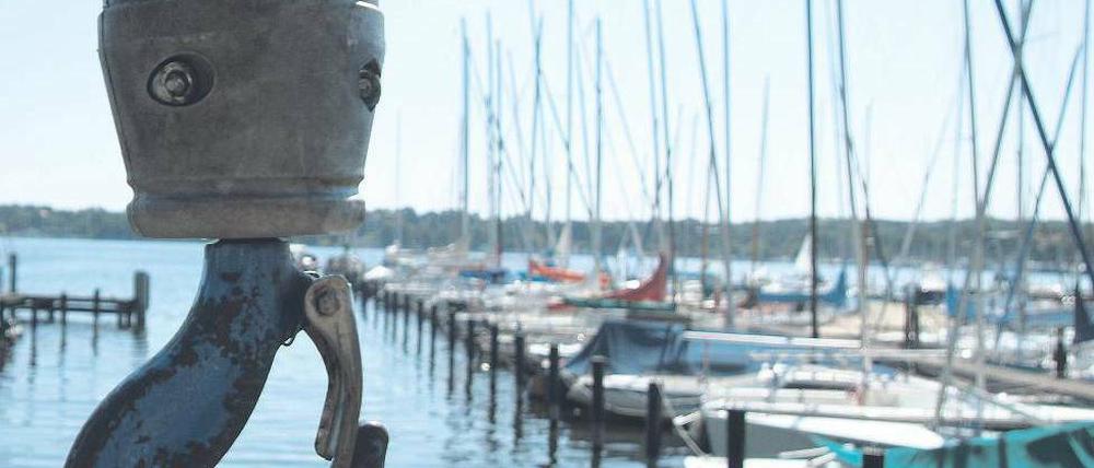 Haus am See. Gebaut wurde das Vereinsheim einst für 39 Mitglieder, vorwiegend Bankiers und Fabrikanten, die ihr Geld in schöne Wannsee-Villen angelegt hatten. 250 000 Goldmark kostete das Seglerhaus.