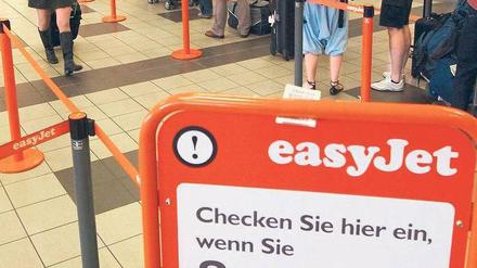 Schneller einchecken. Wohl denen, die ihre Reise antreten können. Am Sonnabend blieben etliche Maschinen am Boden, die Passagiere verärgert zurück.