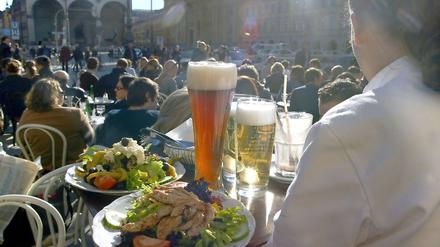 Darf man einfach gehen, wenn die Rechnung im Restaurant nicht kommt?