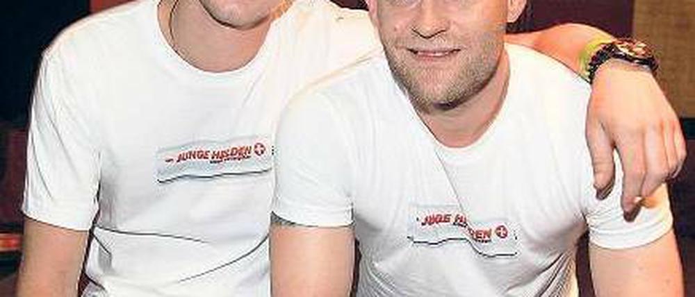 Verschnaufpause: Tobias Schenke (links) und Jürgen Vogel im Club. Foto: Breuel-Bild