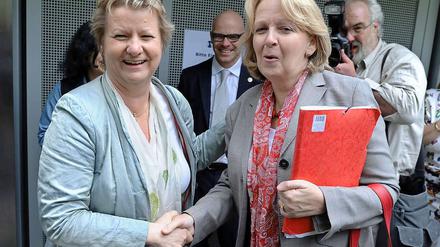 SPD-Landeschefin Hannelore Kraft und Grünen-Spitzenkandidatin Sylvia Löhrmann sind vom Erfolg der Koalitionsverhandlungen überzeugt.