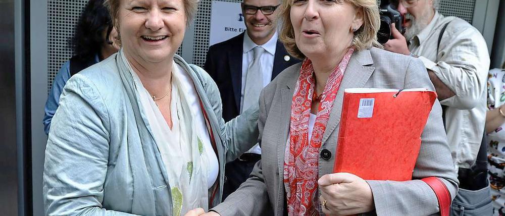 SPD-Landeschefin Hannelore Kraft und Grünen-Spitzenkandidatin Sylvia Löhrmann sind vom Erfolg der Koalitionsverhandlungen überzeugt.