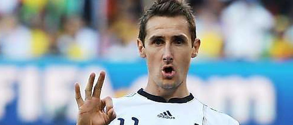 Miroslav Klose hat seine Kritiker mit Leistung überzeugt - wieder und wieder.