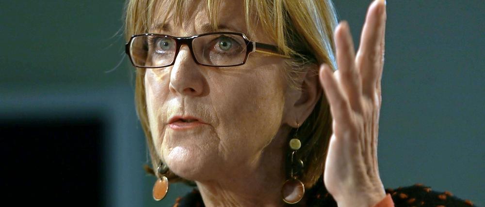 Pamela Rosenberg, noch Intendantin der Berliner Philharmoniker, wird von Martin Hoffmann abgelöst.