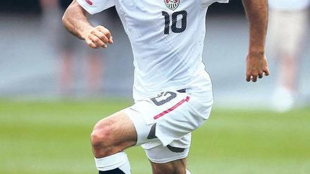 Vorwärts ins Achtelfinale? Landon Donovan und seine US-Mannschaft haben in der Gruppe C gute Chancen, die Vorrunde zu überstehen. Foto: AFP