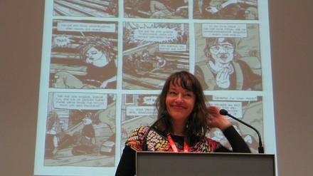 Strahlende Siegerin. Ulli Lust bedankt sich für die Auszeichnung mit dem Preis für den besten Independent-Comic des Jahres.