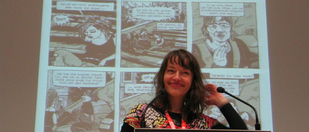 Strahlende Siegerin. Ulli Lust bedankt sich für die Auszeichnung mit dem Preis für den besten Independent-Comic des Jahres.