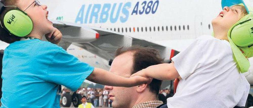 Ohrenzeugen. Großer Andrang herrschte am ersten Ila-Publikumstag.Foto: ddp