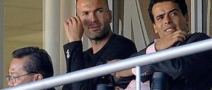 Vor Fans geflüchtet: Zinedine Zidane.