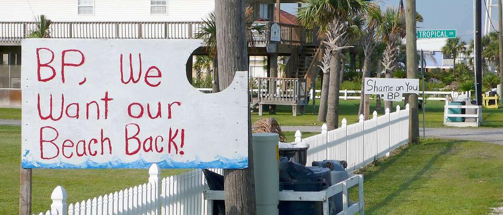 Die Bewohner entlang der verseuchten Küste verlieren die Geduld mit dem Ölkonzern BP.