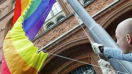 Regenbogenfahne am Roten Rathaus.