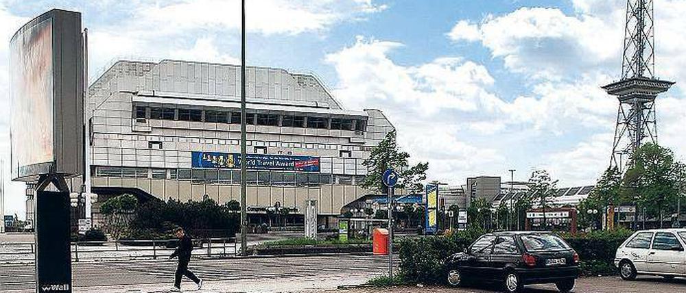 Abgeordnete besuchten am Mittwoch das ICC, das Schillertheater, das für den Einzug der Staatsoper umgebaut wird, und den Steglitzer Kreisel.