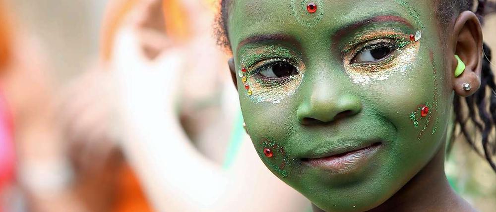Beim Kinderkarneval der Kulturen tobten am Sonnabend Mädchen und Jungen als Frösche verkleidet über die Straße.