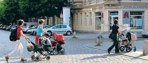 Erst die Ausbildung, dann die Karriere – und immer später das Kind. Die Zahl der älteren Mütter wächst seit den 90er Jahren stetig.