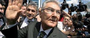Deniz Baykal sagt der Politik 'Auf Wiedersehen'.