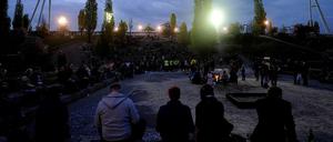 Entspannte Abendstimmung im Mauerpark.