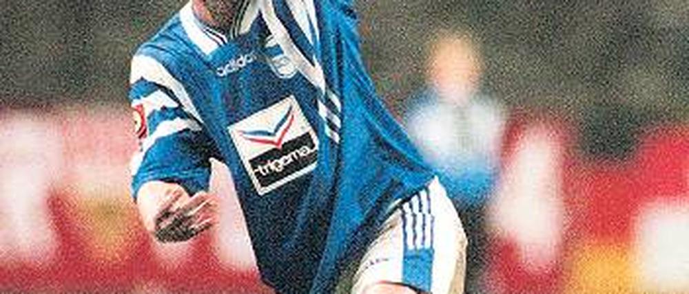 Axel Kruse, 42, erzielte in 64 Erst- und Zweitligaspielen für Hertha 24 Tore. Ende 1997, nach dem zweiten Aufstieg mit den Berlinern, beendete er seine Profikarriere. Foto: dpa