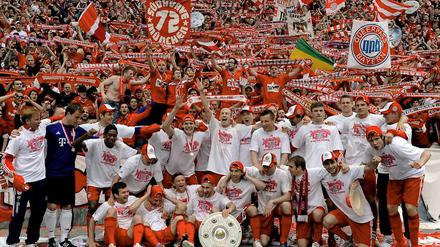 Rot-Weiß Berlin: Die Bayern feiern im tiefsten Preußen den Titel.
