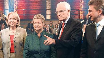 Die Kombattanten, mit Hannelore Kraft (l.) und Jürgen Rüttgers (2.v.r.)
