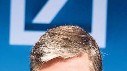 Selbst übertroffen. Wichtigstes Ziel von Josef Ackermann ist eine Rendite von 25 Prozent. Im ersten Quartal hat die Deutsche Bank 30 Prozent erwirtschaftet.