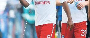 Zum Spucken. Zé Roberto (l.) scheint auf den HSV keine Lust mehr zu haben.