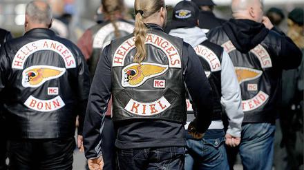 Die verfeindeten Rockerbanden kämpfen um Einfluss im Drogen- und Rotlichtmilieu.
