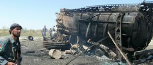 Nato-Kampflugzeuge hatten im September 2009 zwei von Taliban entführte Tanklastwagen angegriffen.