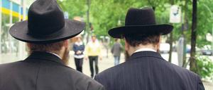 Seltener Anblick. Schätzungen zufolge leben in Berlin fast 30 000 Juden. Nach Angaben der Jüdischen Gemeinde kommt es regelmäßig zu antisemitischenVorfällen . Foto: Uwe Steinert
