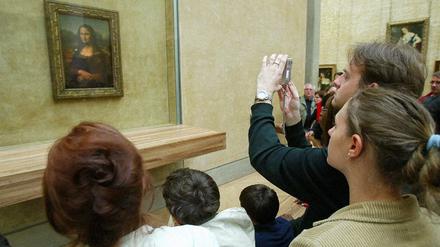 Teetassenwurf auf Mona Lisa