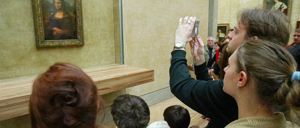 Teetassenwurf auf Mona Lisa