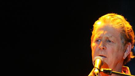 Beach Boys Mitglied Brian Wilson singt im Tempodrom