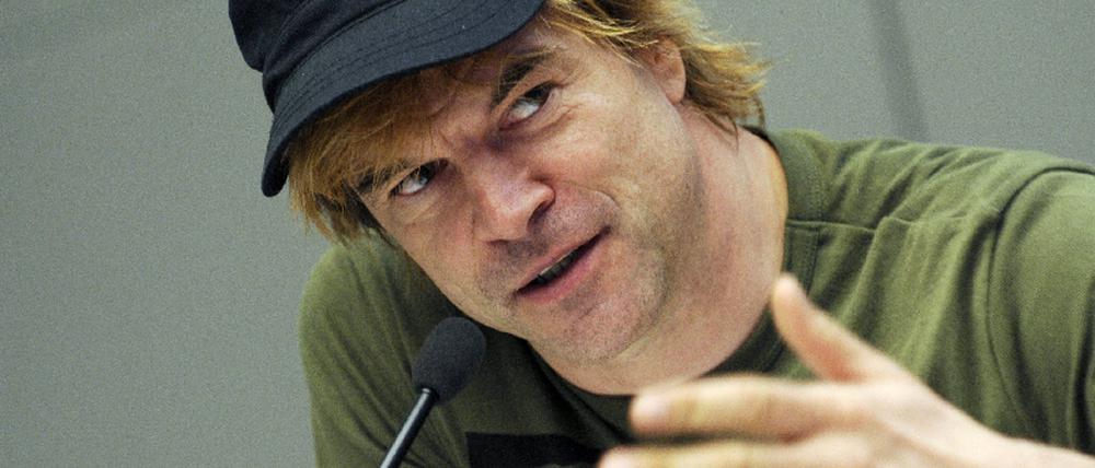 Die Toten Hosen und "W8-Frauen" übergeben 50 000 Unterschriften