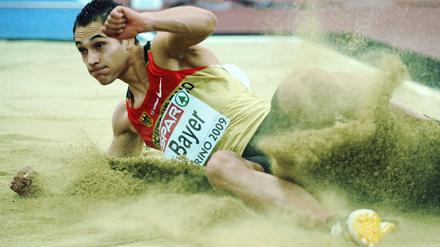 ATHLETICS-EUR-INDOORS-MEN-LONG JUMP