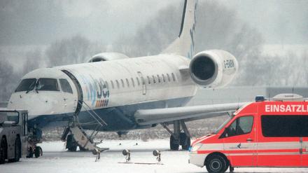 Flugzeug in Stuttgart, über Landebahn hinaus